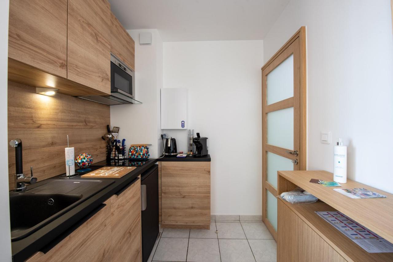 Vue Mer ! Appartement Pour 4 莱萨布勒-多洛讷 外观 照片